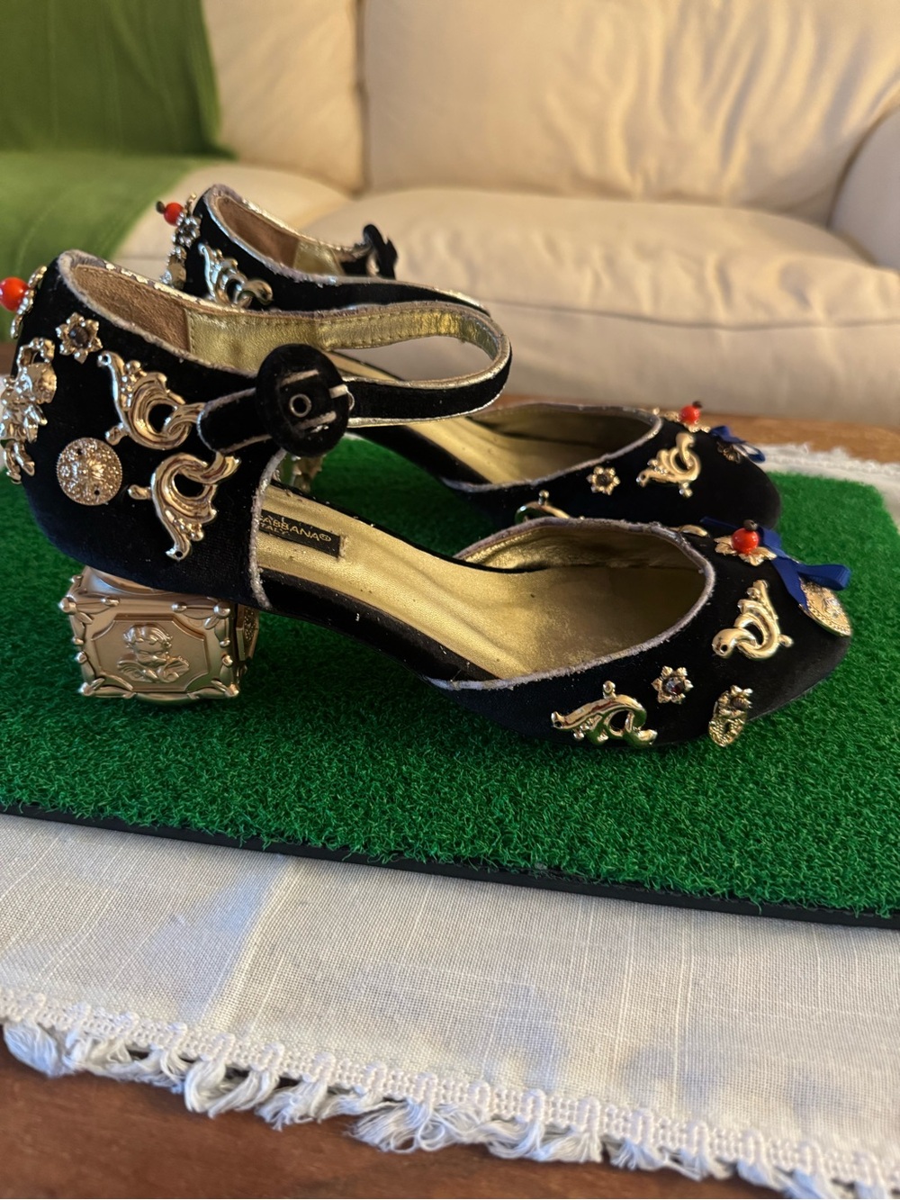 Dolce & Gabbana Black Velvet Baroque Embellished Mary Jane Heels Italy 39 RARE - Picture 8 of 16